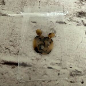 💰5/$20 Ivory Tortoise Acrylic Resin Earrings
